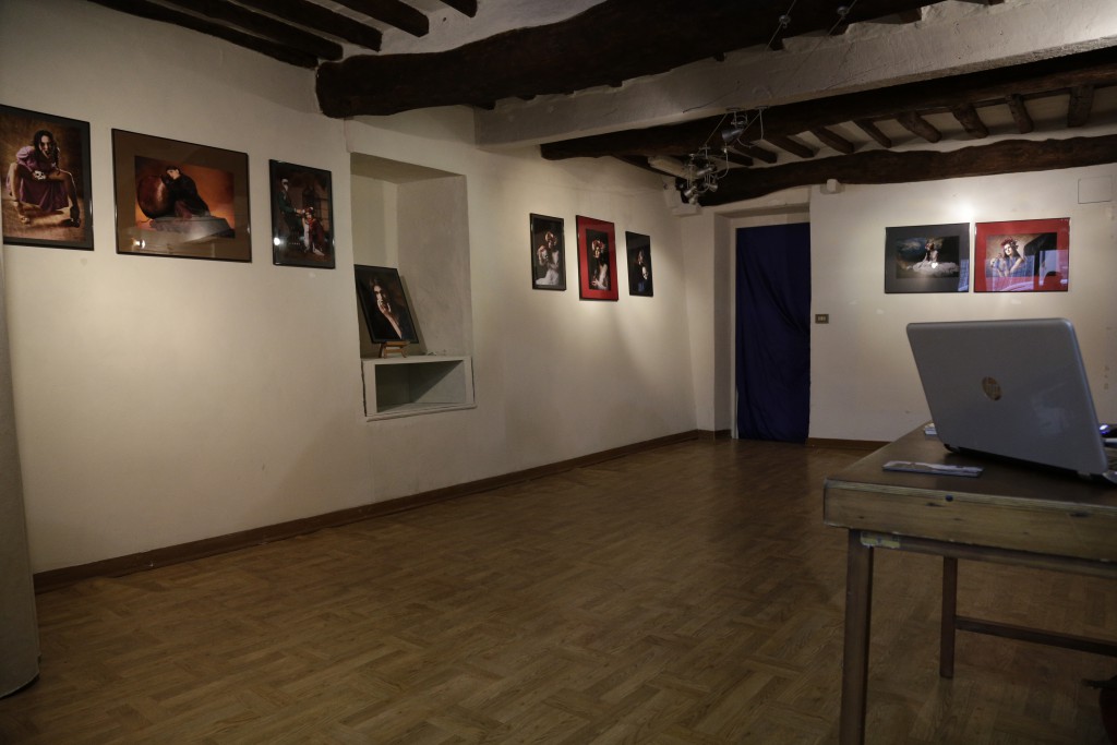 allestimento-esposizione-metamorfosi-fotografia-arginetti-livin_art1